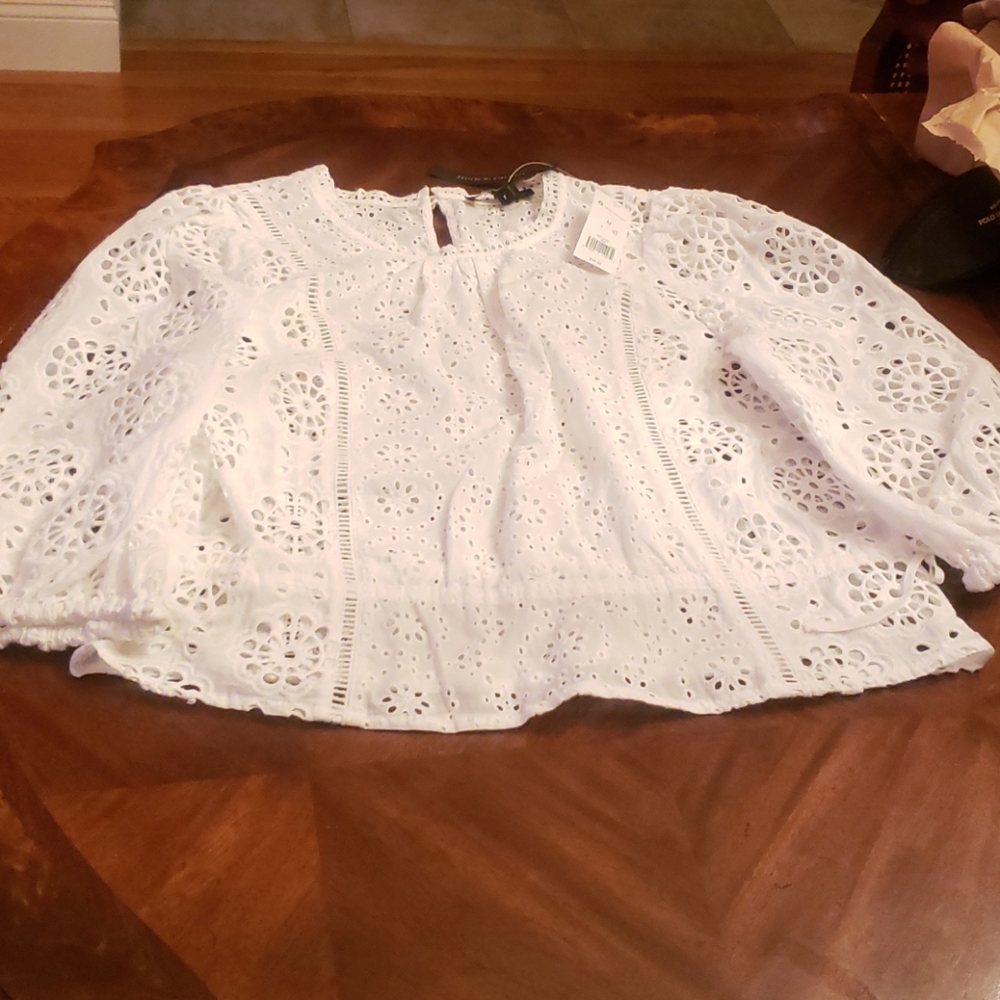 White islet blouse